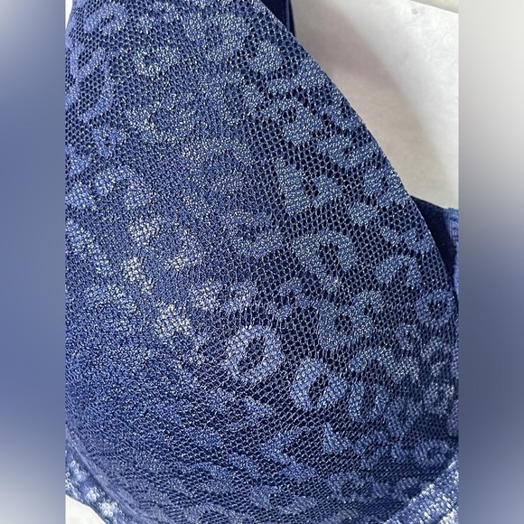 PINK Victoria’s Secret Navy Blue Cheetah Print T Shirt Bra Size 34DD - Picture 9 of 10